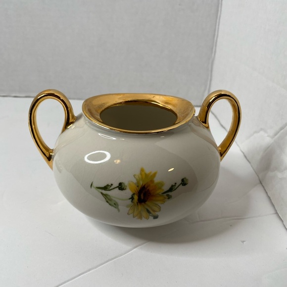 Vintage Daisy Sugar Bowl with 22 Kt gold trim - Picture 5 of 8